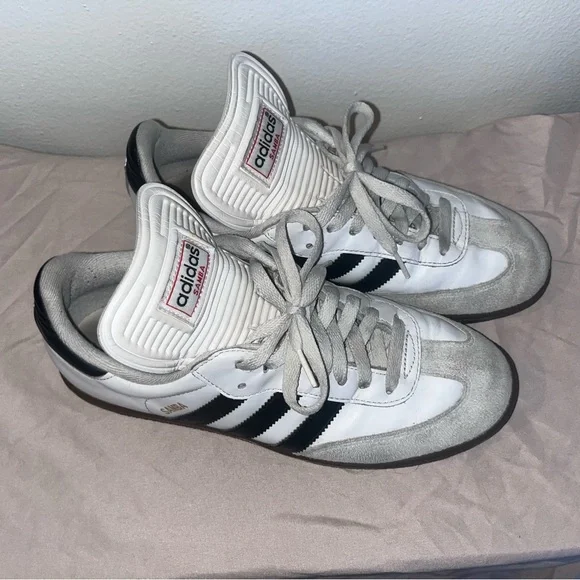 Adidas Samba Classic Men's Shoes - White and Black - Picture 2 of 5